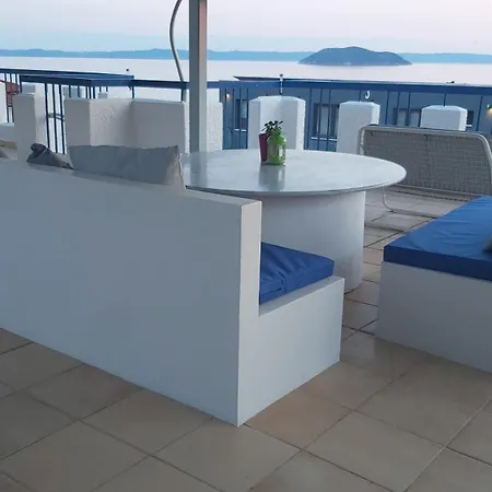 Egeon Néos Marmarás